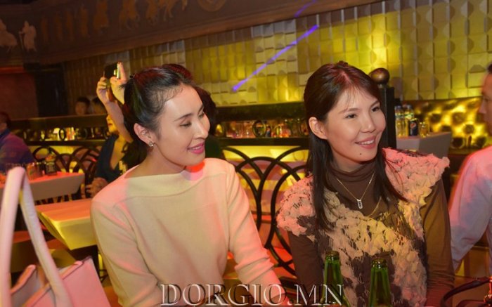 “Найз топ”-ууд дээд зэрэглэлийн клубын нээлтэд “саатав”